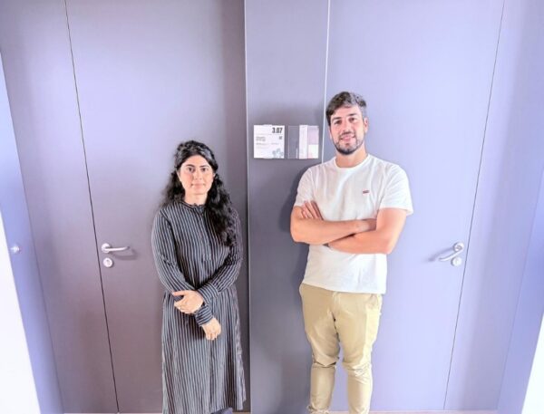 Madia with colleague at Cleanwatts Digital offices in Portugal